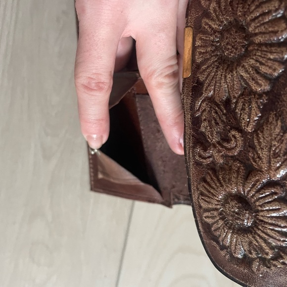 Handmade Leather Wallet - Picture 6 of 6